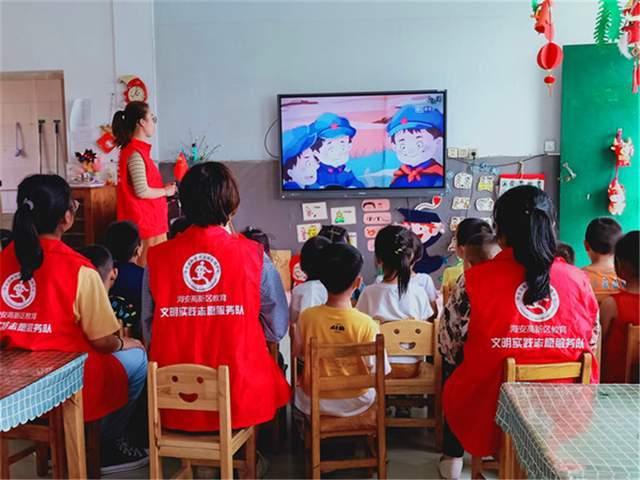 怎么通知群里人聚餐？游戏画面